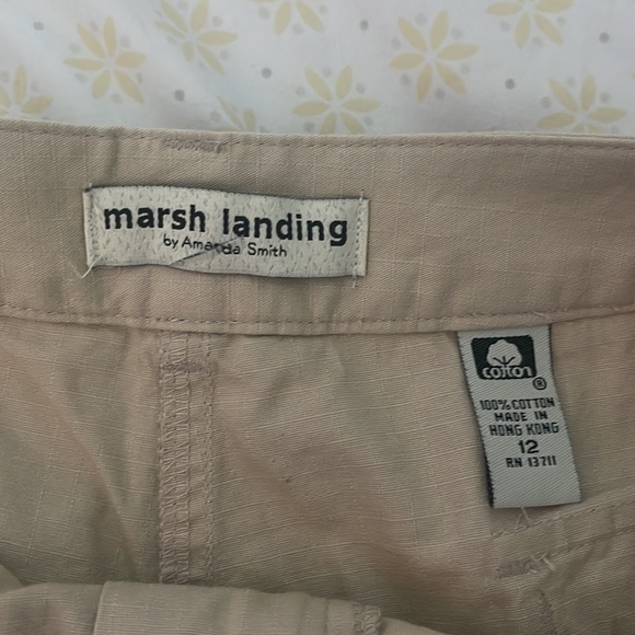 Tan cargo shorts - Picture 3 of 3